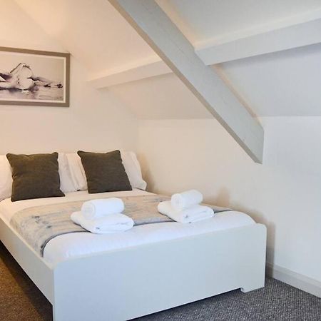 Modern Attic Studio Apartment With Harbour Views ペンザンス エクステリア 写真