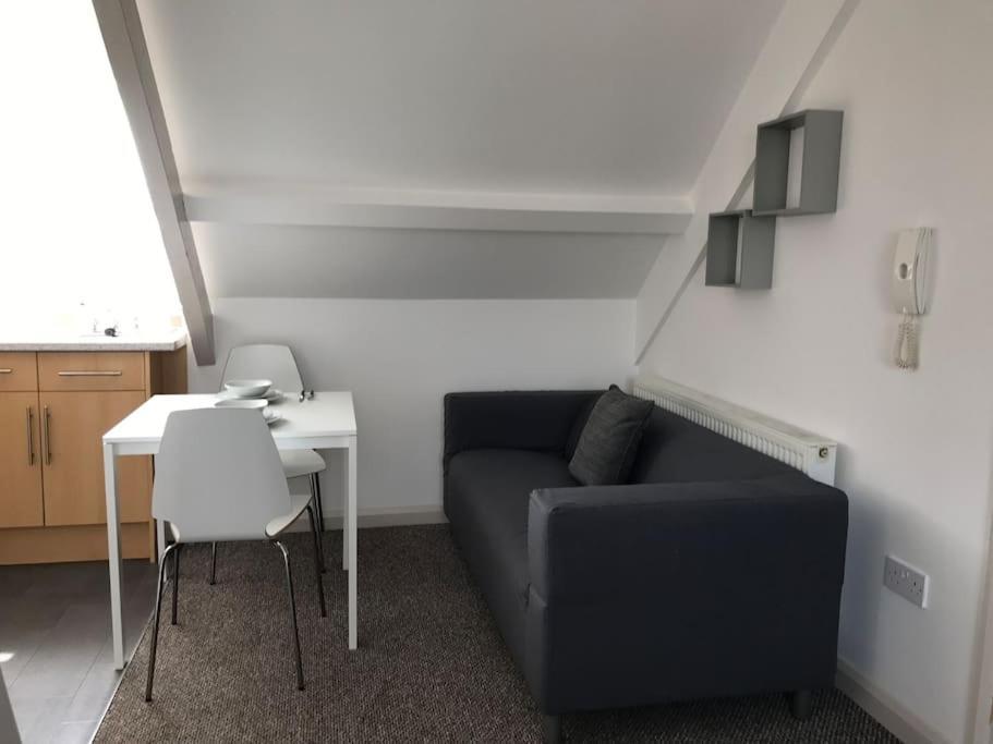 Modern Attic Studio Apartment With Harbour Views ペンザンス エクステリア 写真