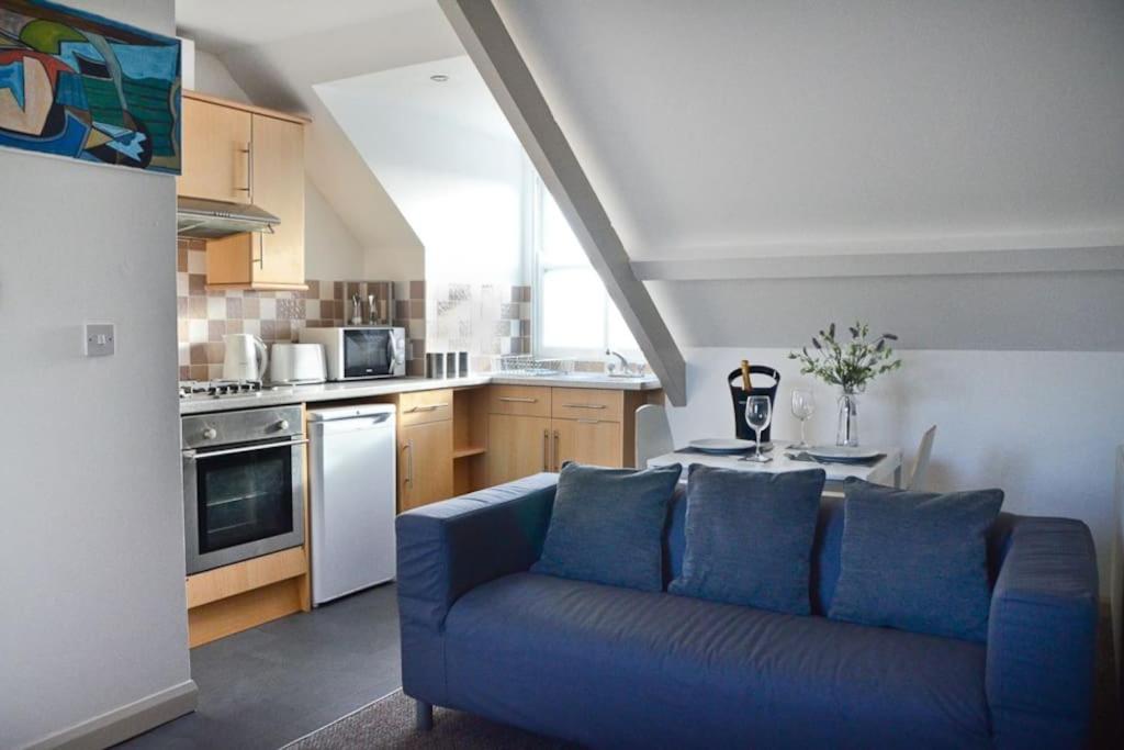 Modern Attic Studio Apartment With Harbour Views ペンザンス エクステリア 写真
